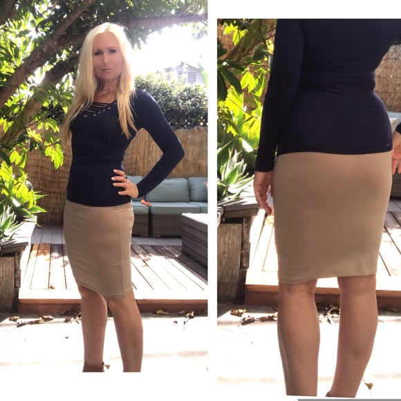 ☕️Taupe Slimming Pencil Skirt🤩 - Picture 2 of 3